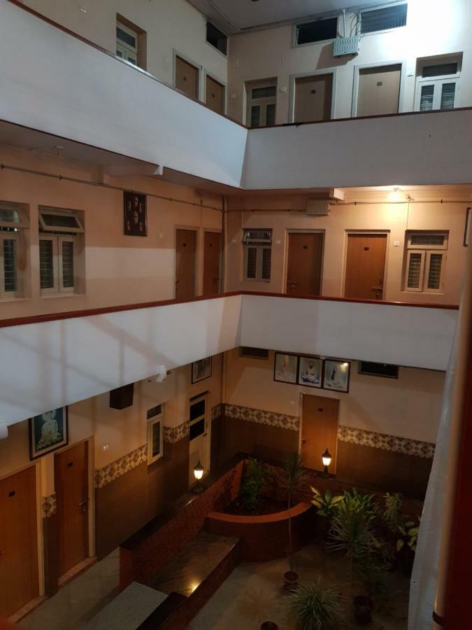 Sri Kumara Lodge Bengaluru Zewnętrze zdjęcie